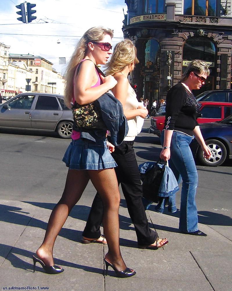 25P Flashing sluts ,upskirts 
