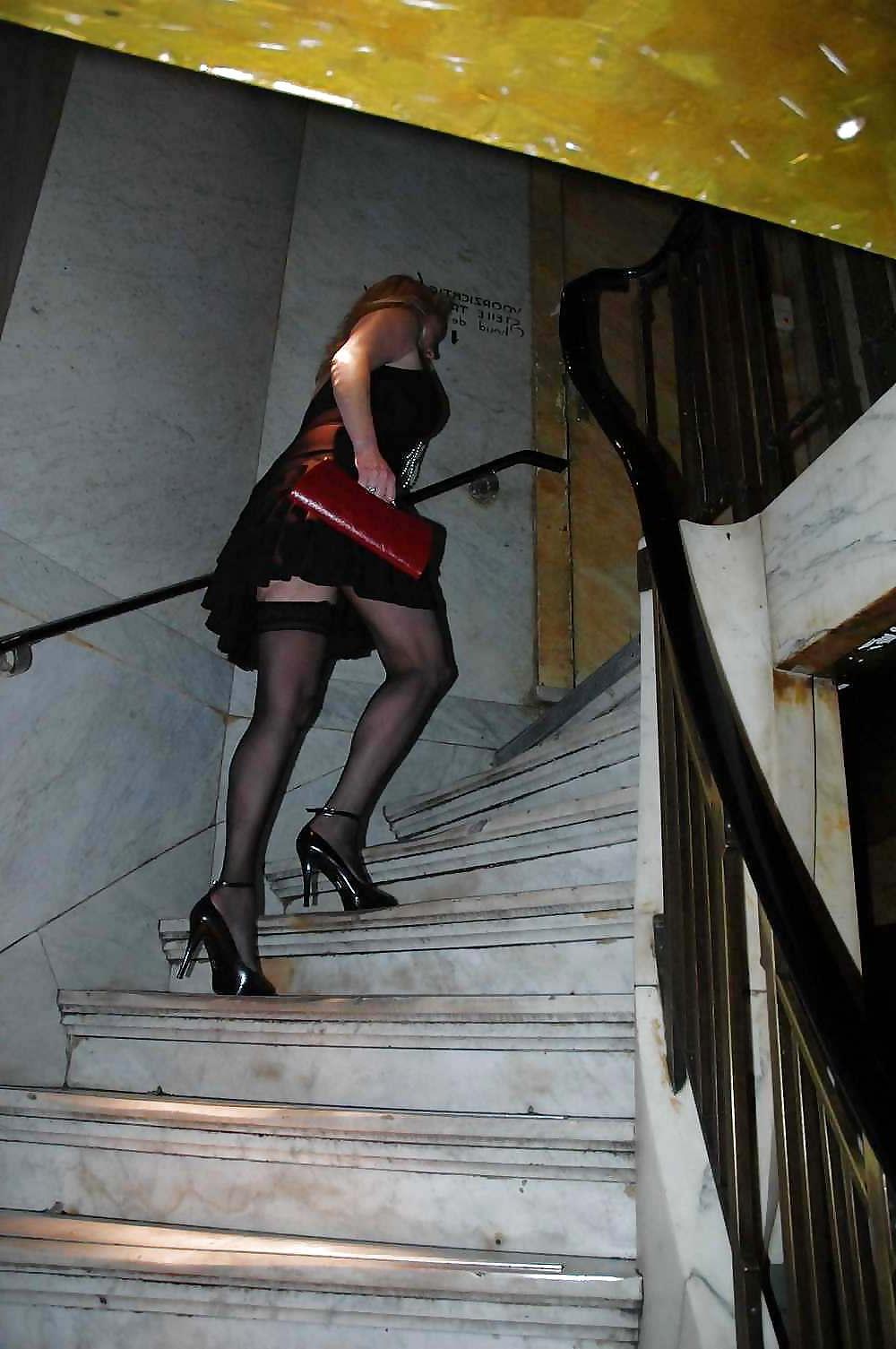 25P Flashing sluts ,upskirts 