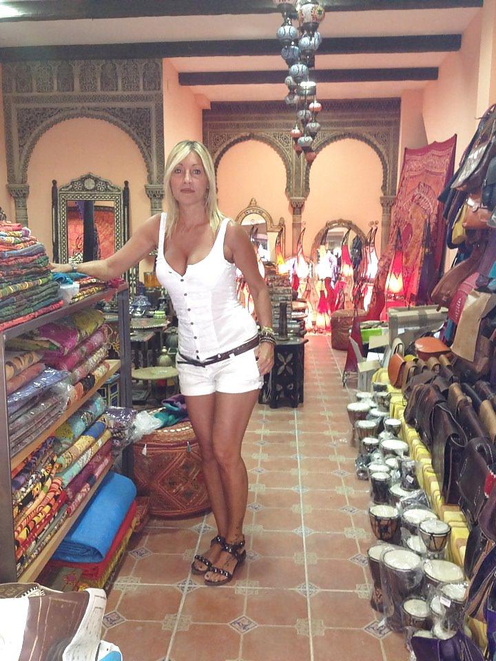 15P Italian woman: federica