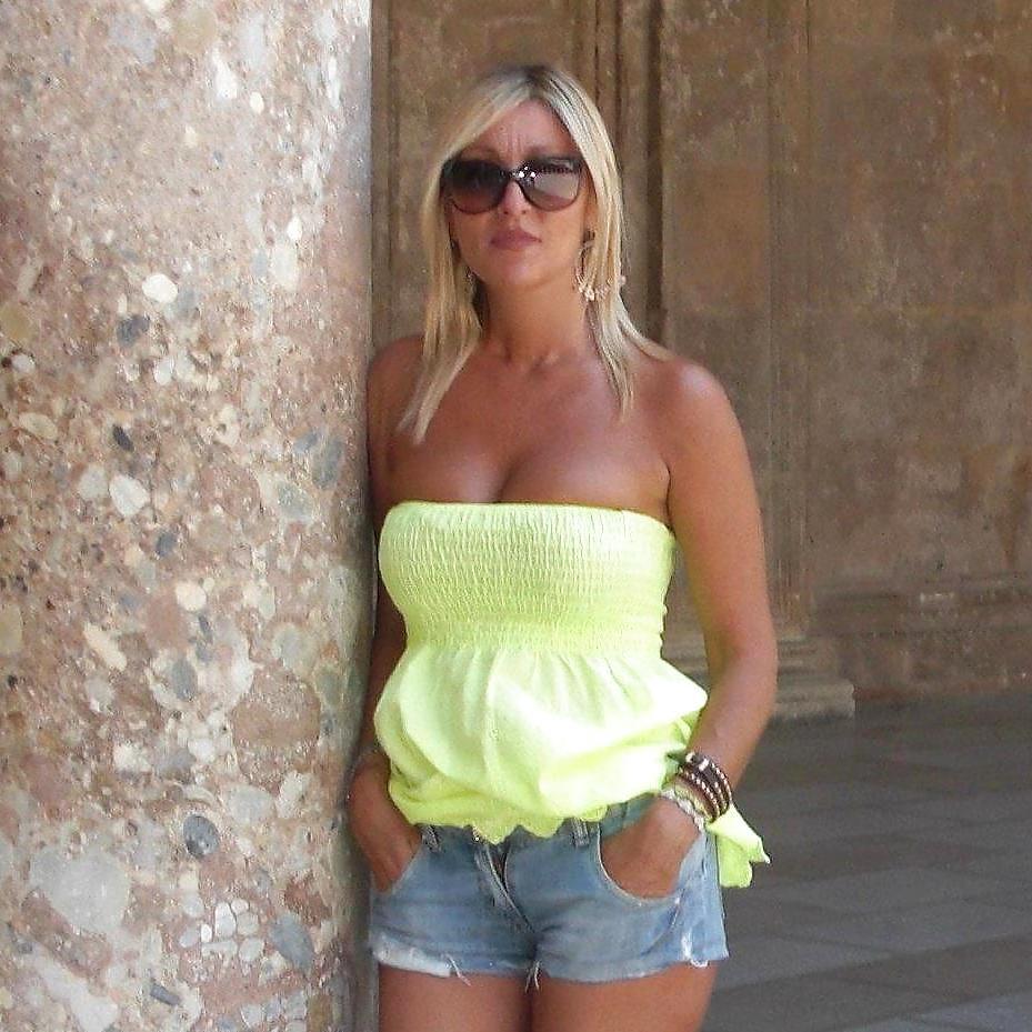 15P Italian woman: federica