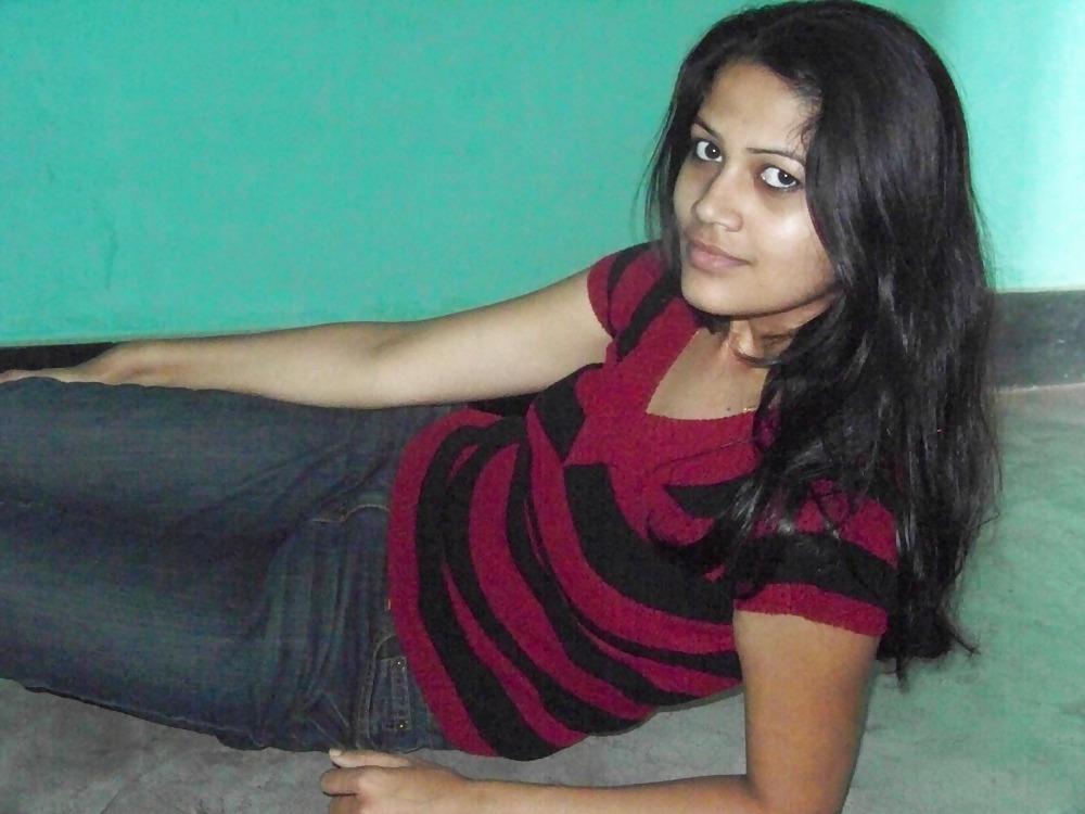 15P Cute Indian Jorhat College Girl + Video