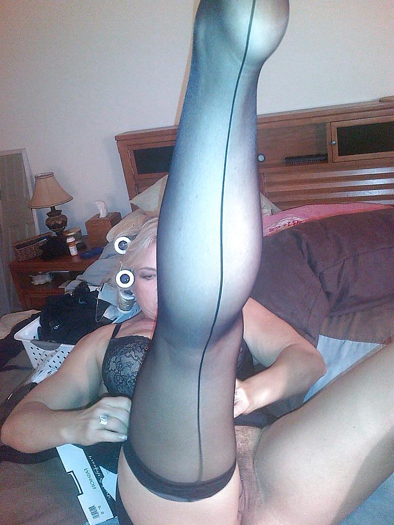 22P Sexy sluT anal hook stockings shaved hairy pussy