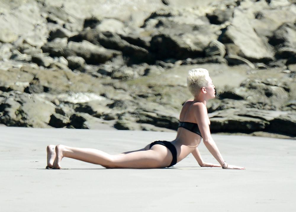25P Miley Cyrus Bikini Yoga
