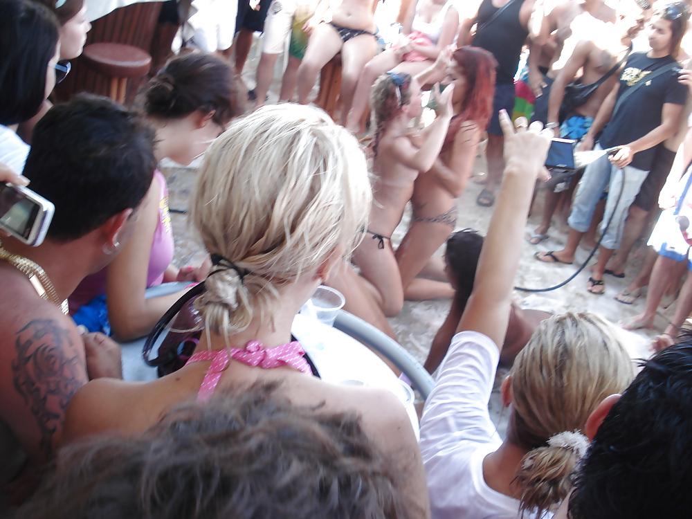 25P Beach party