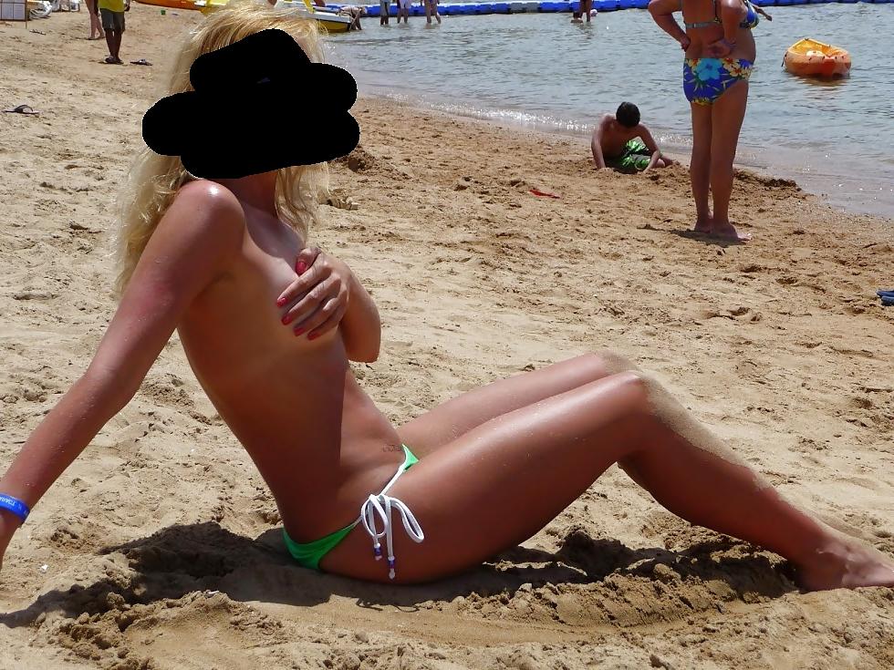 14P Mom asses and tits on the beach i love troia