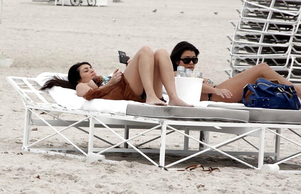 25P Kim Kardashian Beach