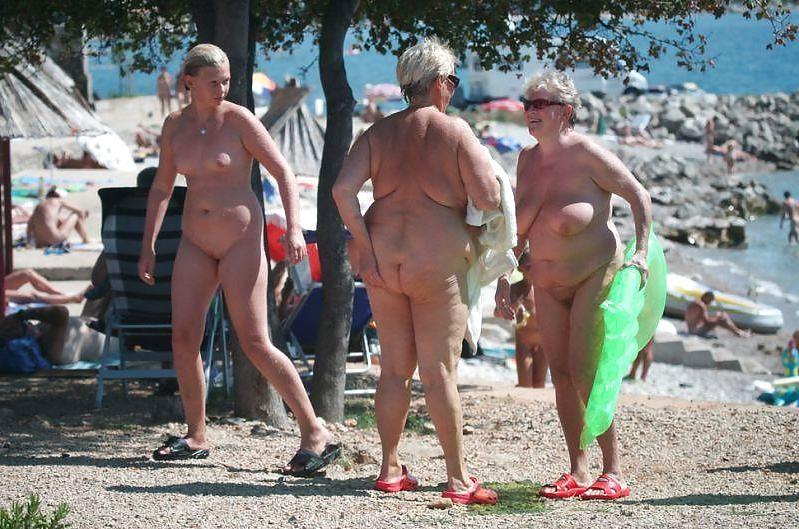 25P Nudist Beach Teens