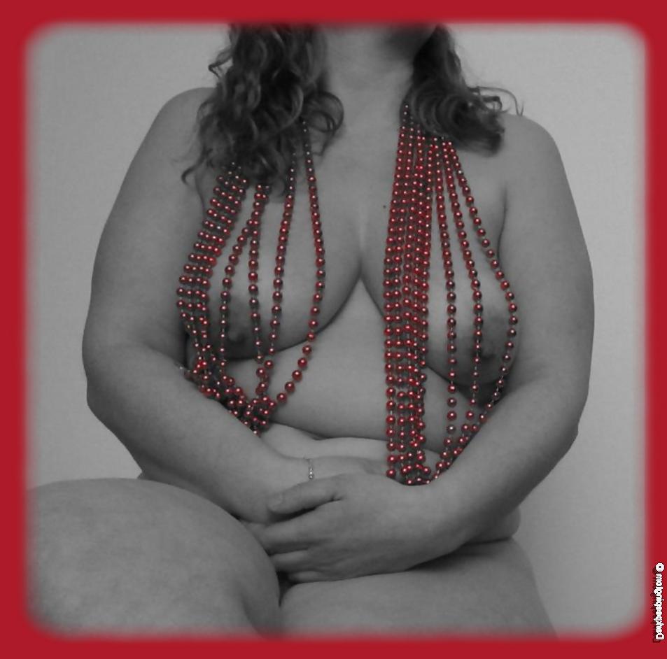 5P Chubby Wife In Red Bead Necklace...