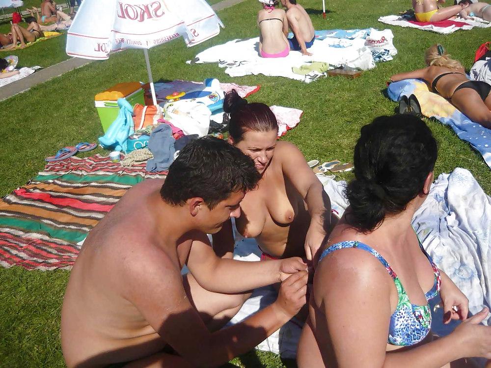 25P The beach 28