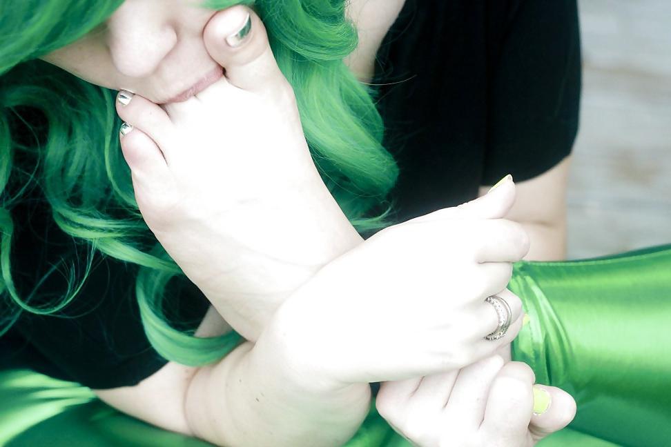 25P Wtf Sexy Teenie Feet reloaded v3.1