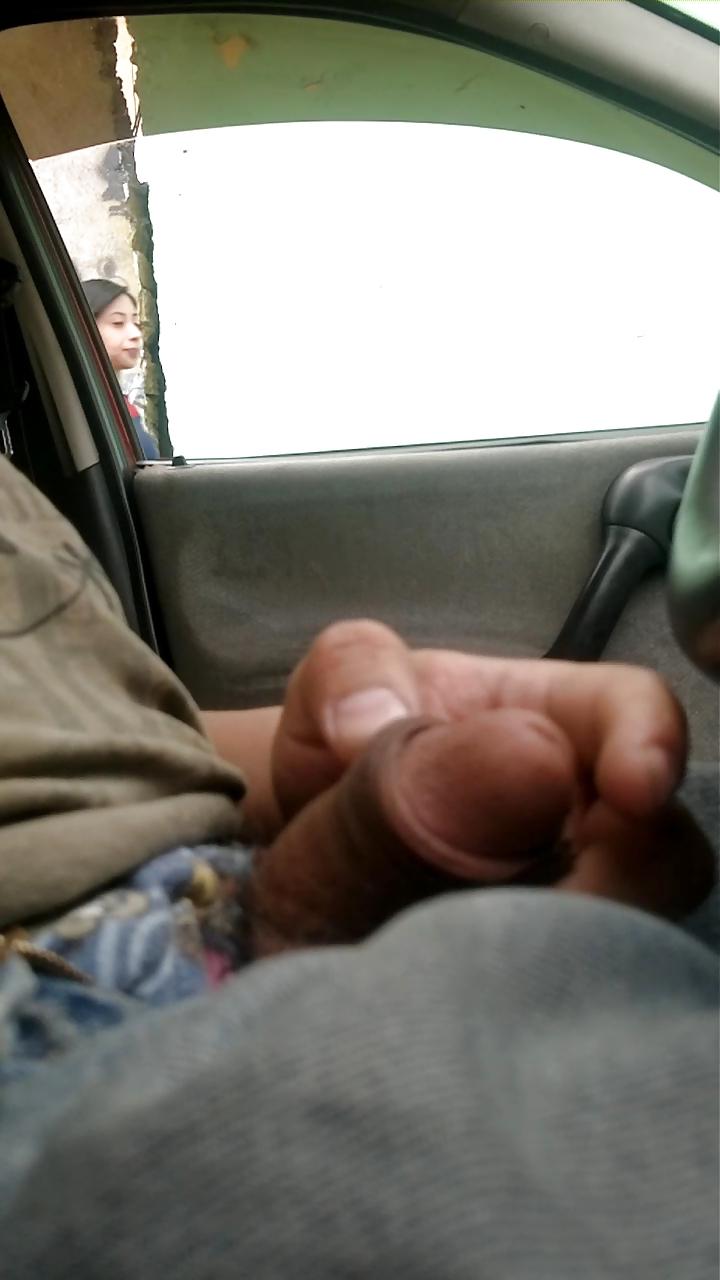 18P Flashing, exhibicionismo, mostrando el pene en la calle 5