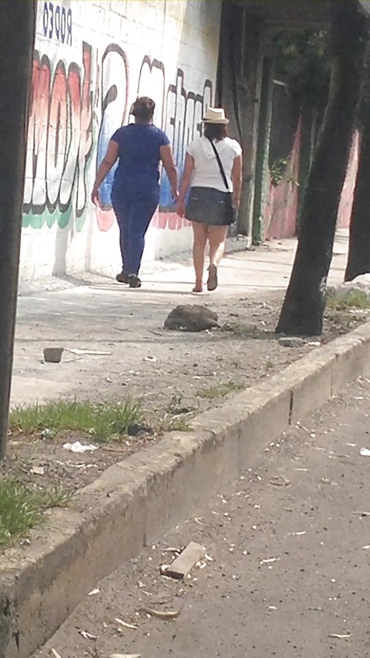 18P Flashing, exhibicionismo, mostrando el pene en la calle 5