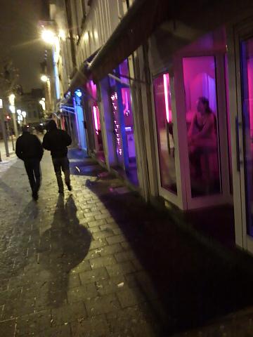 25P Window hookers, putes en vitrine
