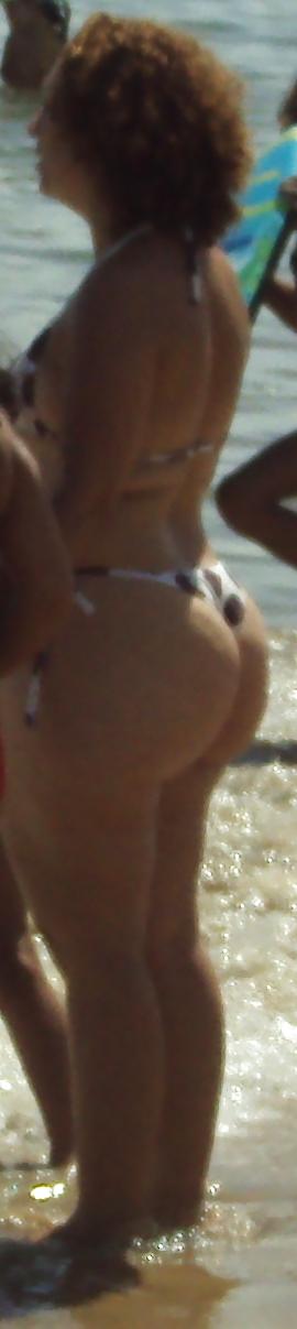 19P Brazilian summer at the beach