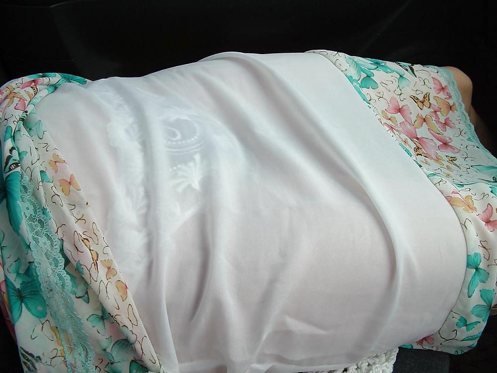 16P Korean woman flashing public