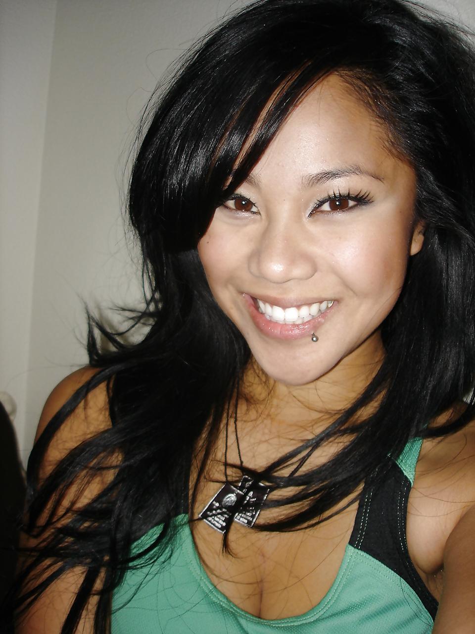 11P Filipina College Girl