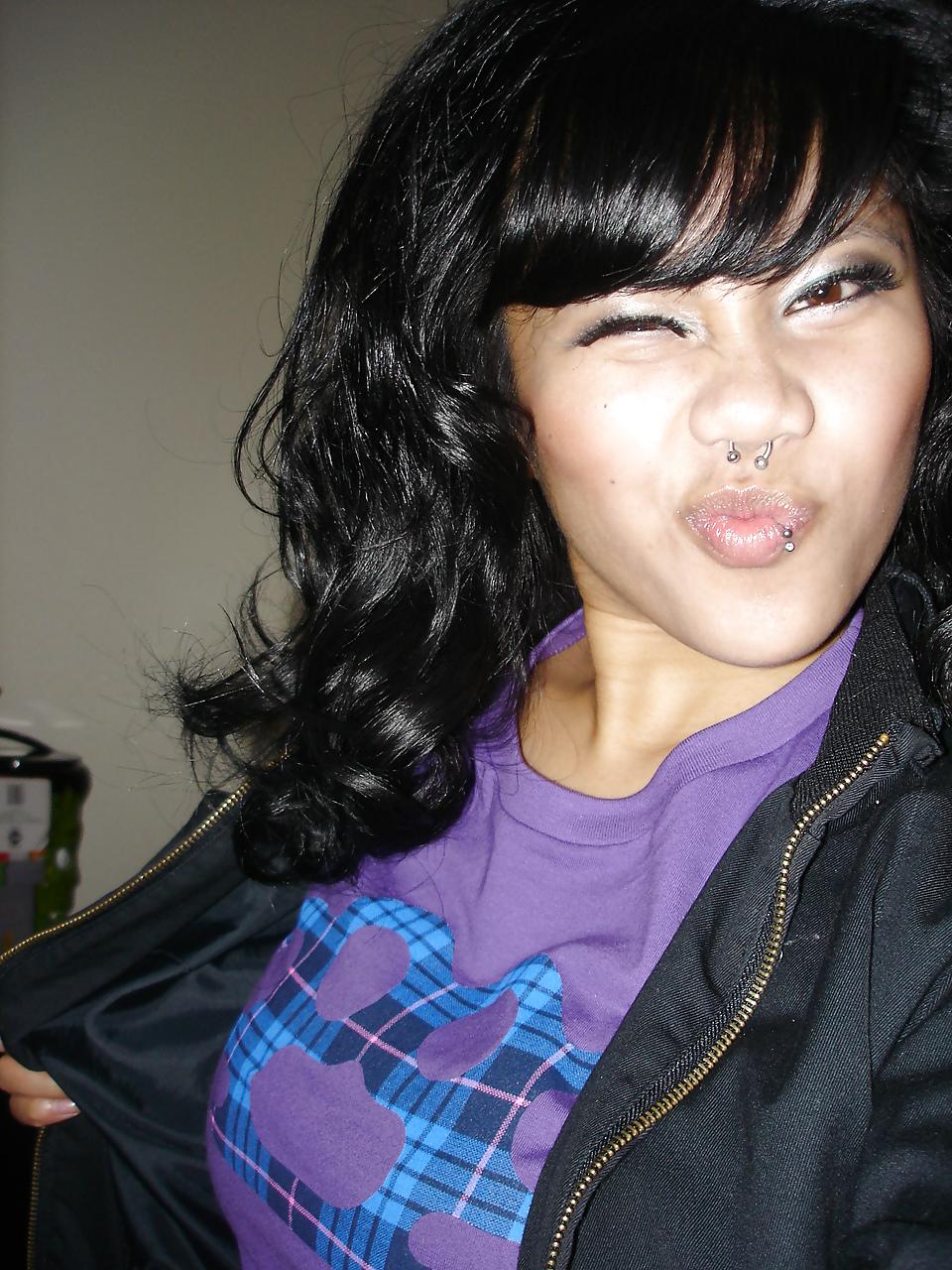 11P Filipina College Girl