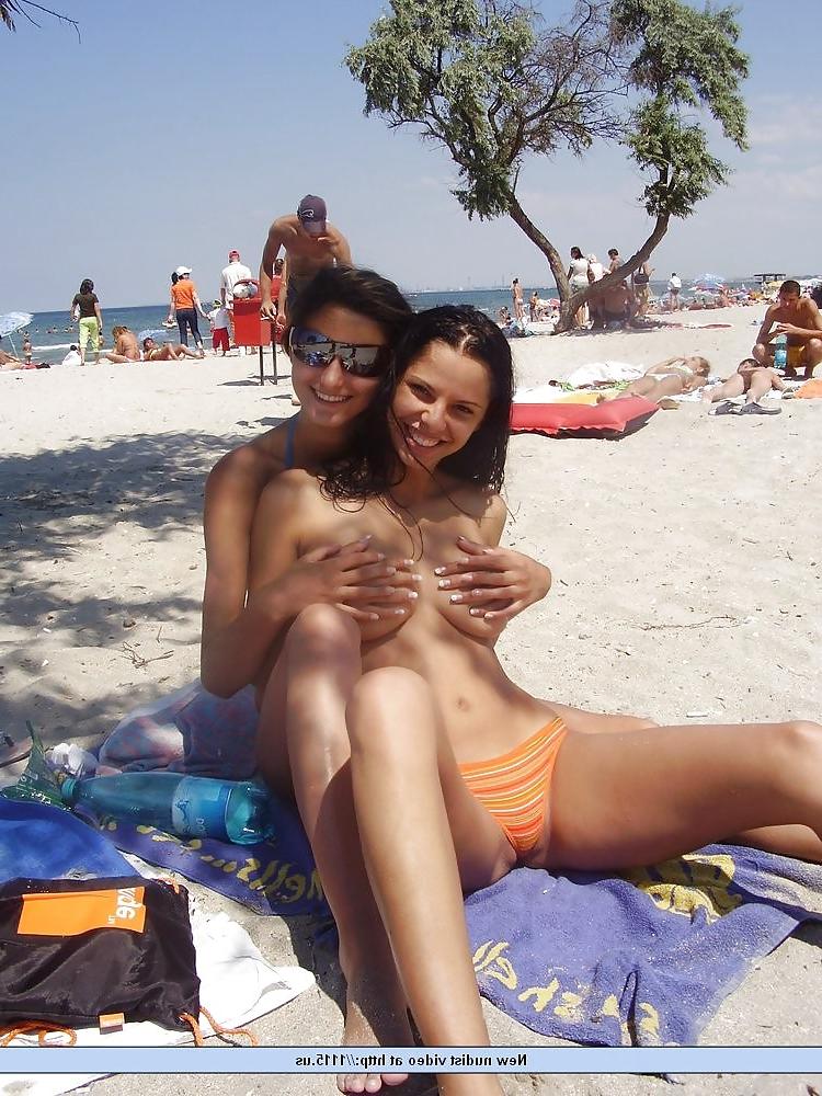 25P Young nudist beach teens 
