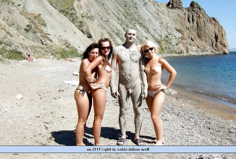 25P Young nudist beach teens 