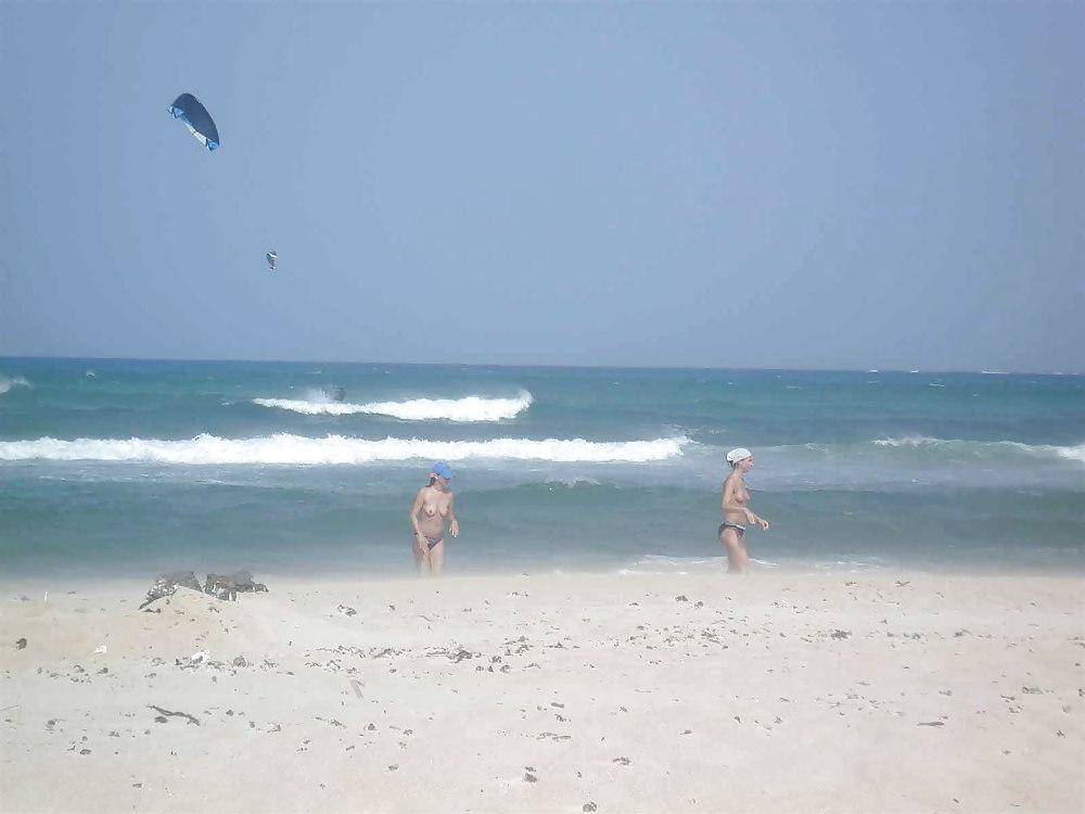 25P The beach 176