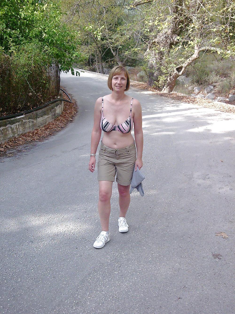 7P Scottish wife