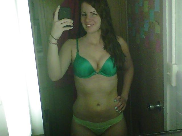 25P Best College Girl Selfshots 