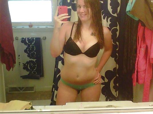 25P Best College Girl Selfshots 