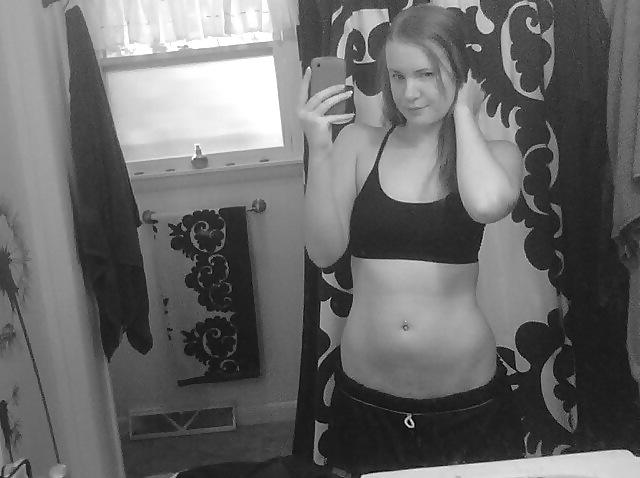 25P Best College Girl Selfshots 