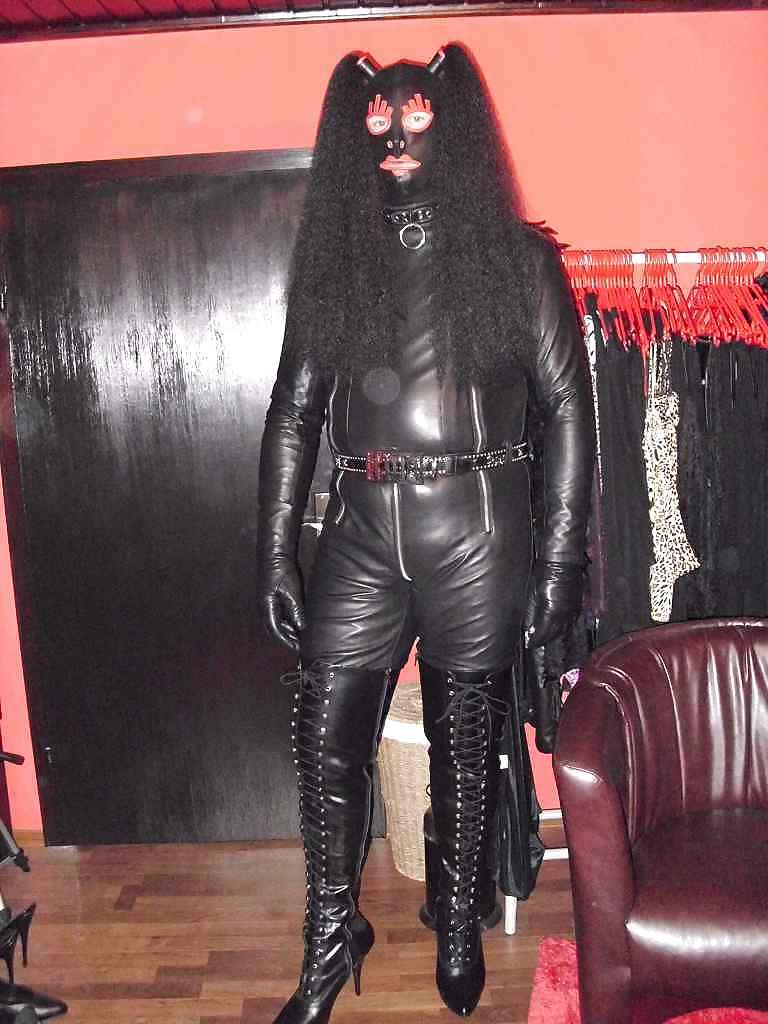 25P Lina Leather