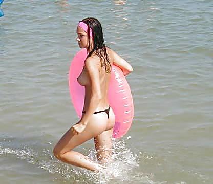 20P Naked beach 31.