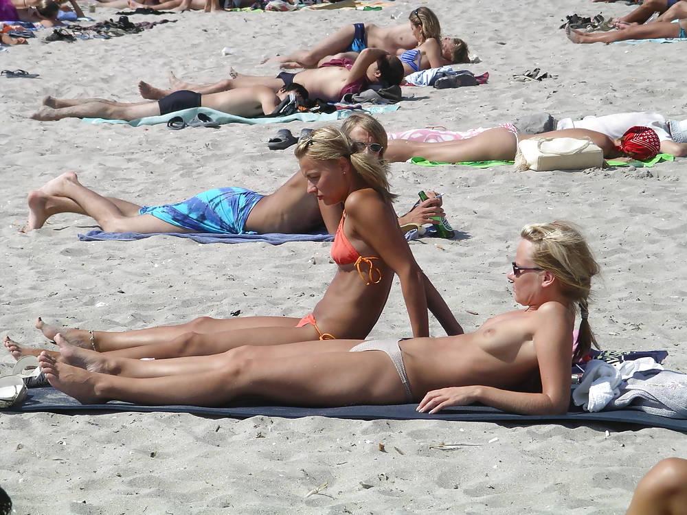 20P Naked beach 31.