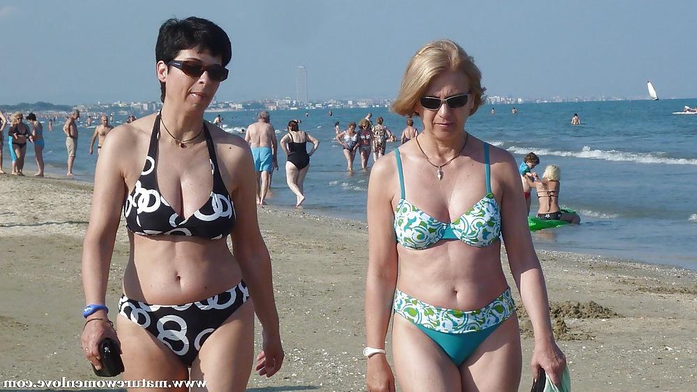 25P Beach Play 