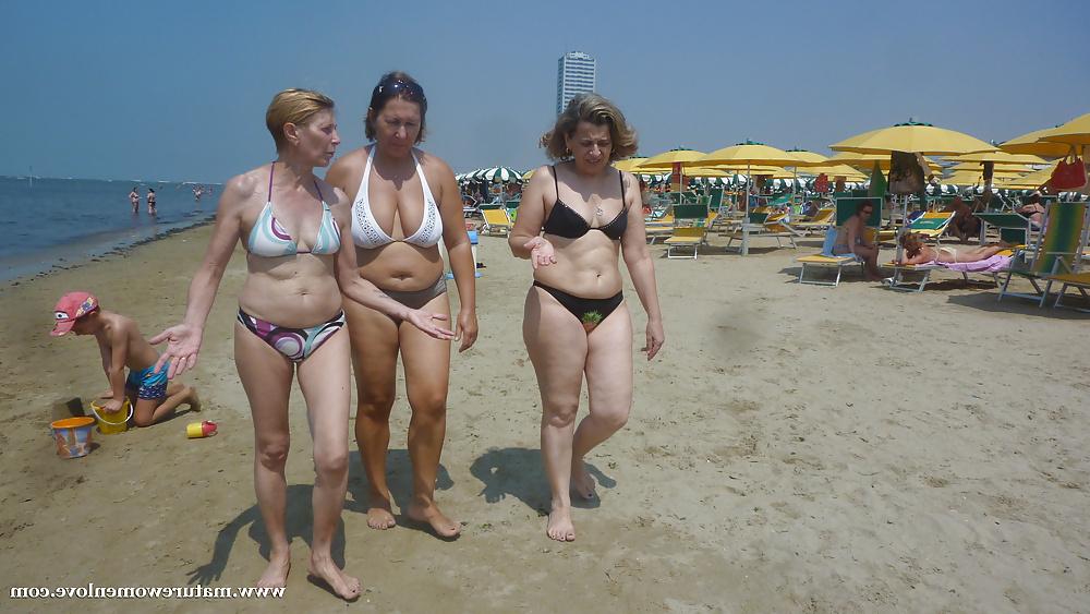 25P Beach Play 
