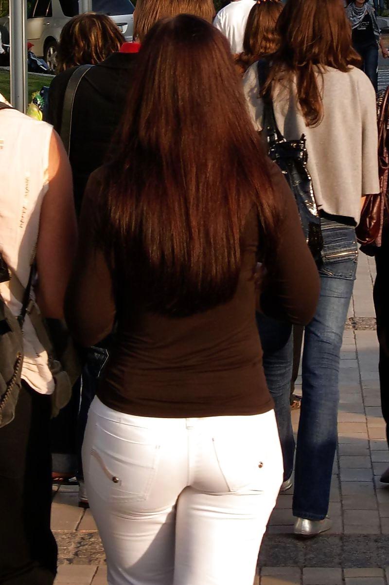 20P Candid Wives In White Pants VPL