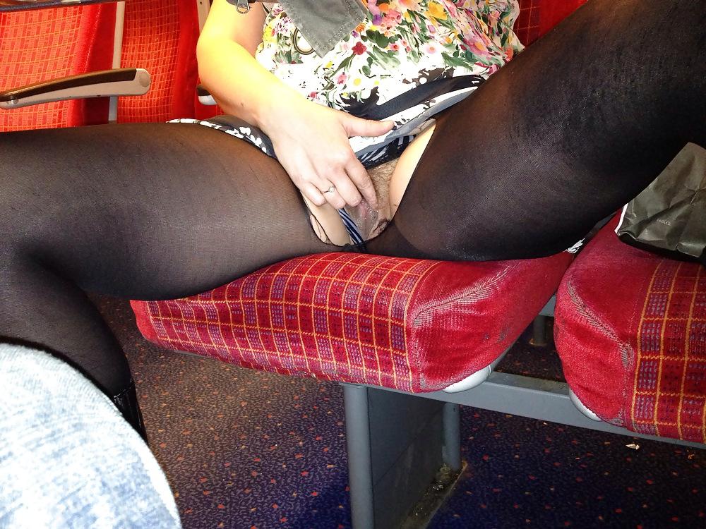 9P Bored on the train, flashing pussy