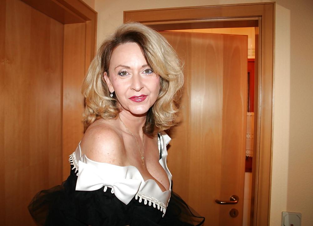 25P Classy Mature (Woman With Class) #12 von DarKKo