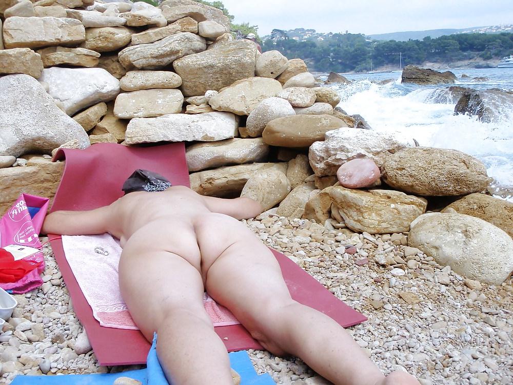 9P Beach sun sex...