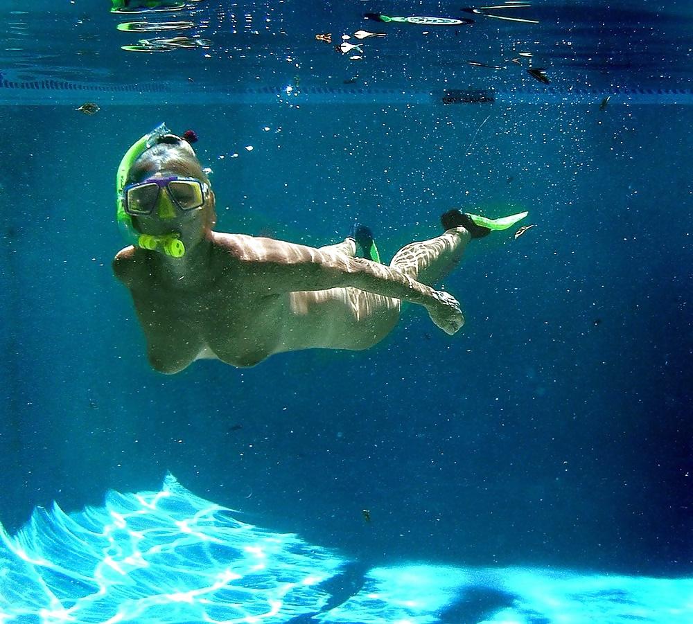 18P Real Wives Flashing Under Water