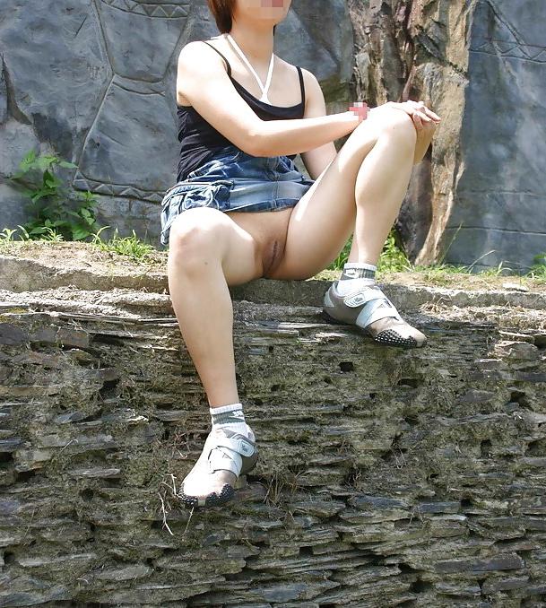 10P Mature woman outdoor