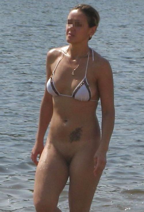 22P Outdoor and beach bottomless