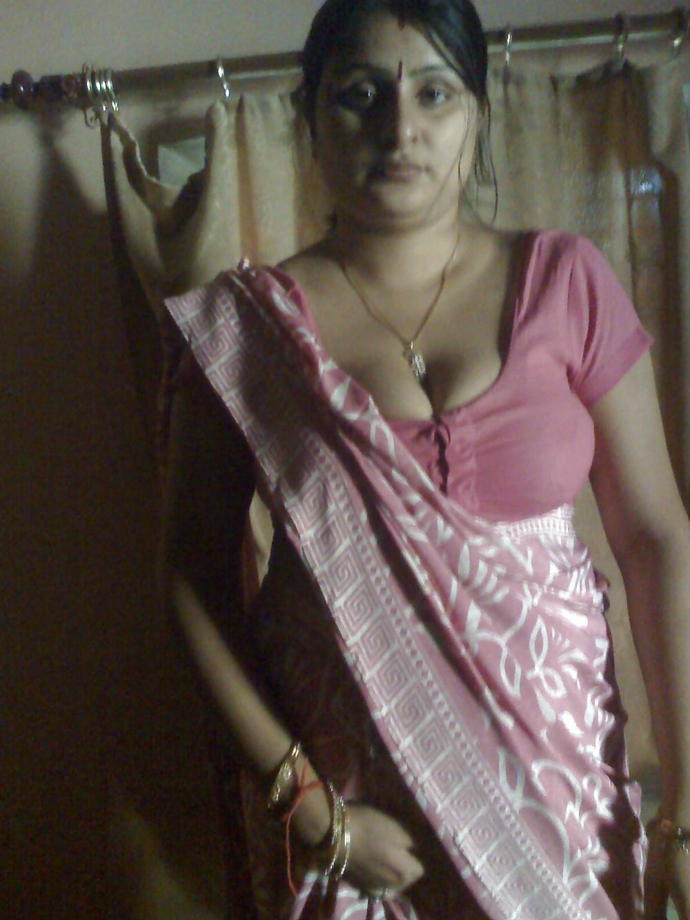 25P Desi MILF