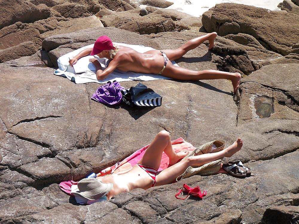25P Topless beach in Britanny