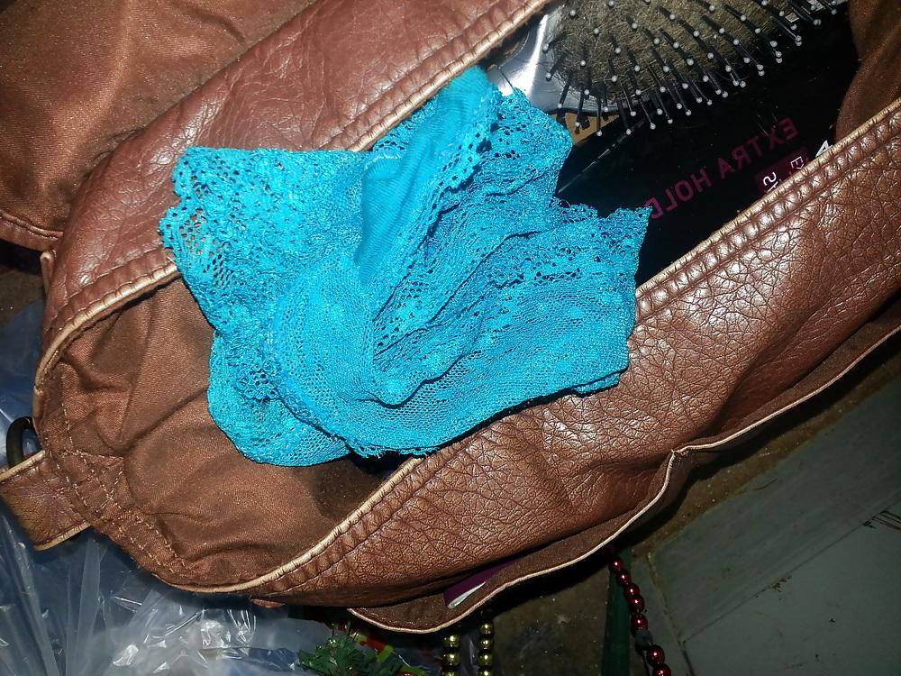 4P Secretary's panties 