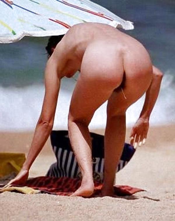 14P Nudist beach tampons