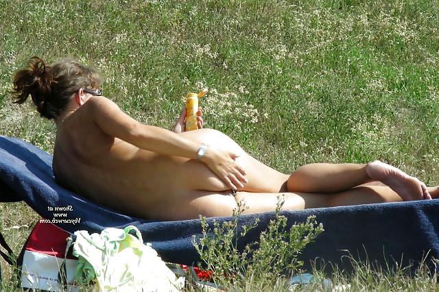 14P Nudist beach tampons