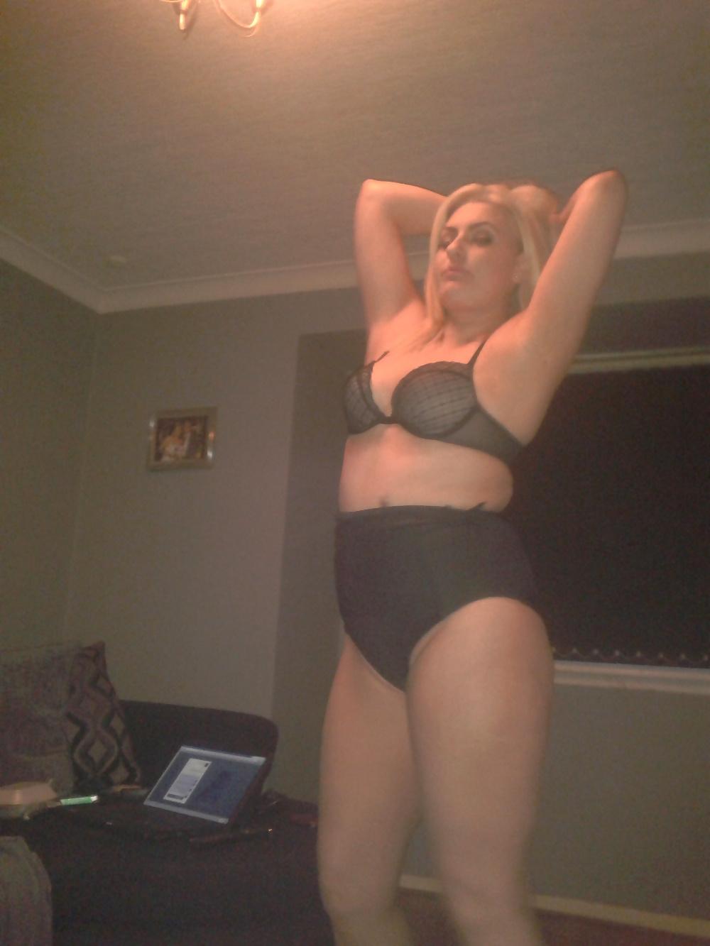 25P Scottish spread wife