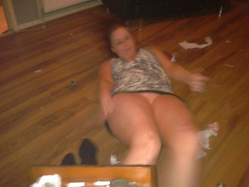 25P Scottish spread wife