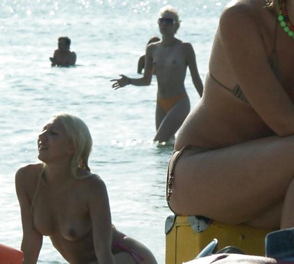 25P Beach Spy Photo's of girls 6