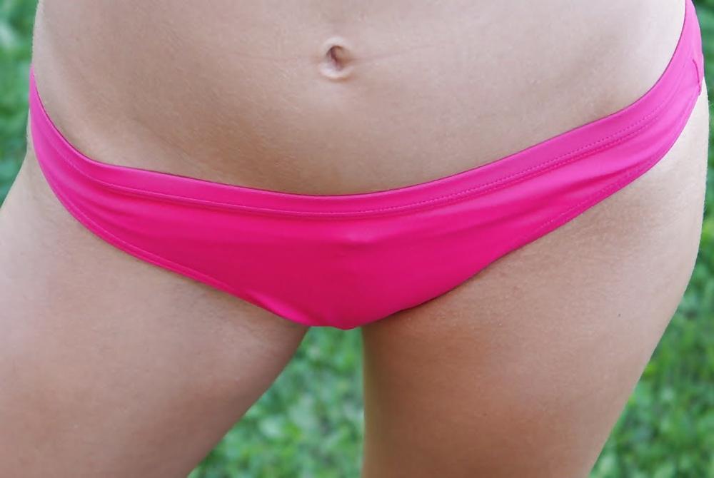 25P Horny nudist girls showing their pussies &tits Beach Teens 1