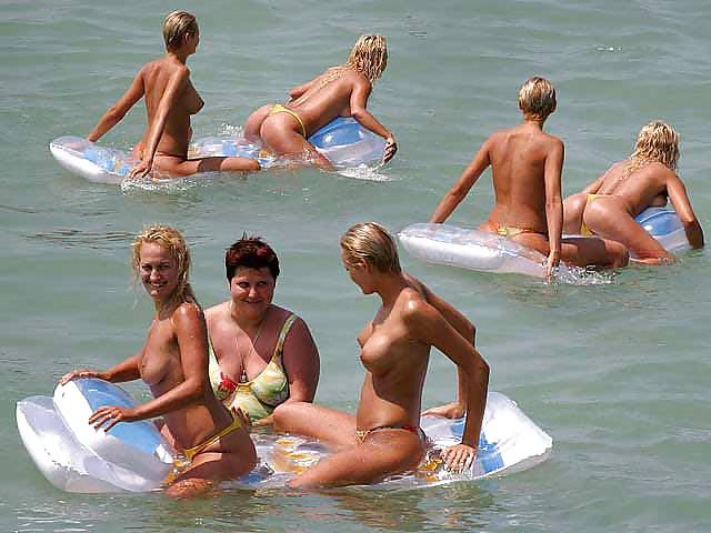 25P The beach 189